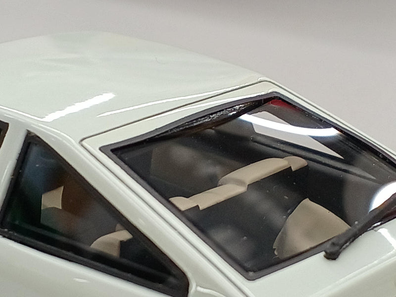 Laden Sie das Bild in Galerie -Viewer, INTERALLIED/HI-STORY HS057WH TOYOTA COROLLA LEVIN (SL MORITZ WHITE) 1/43– Used