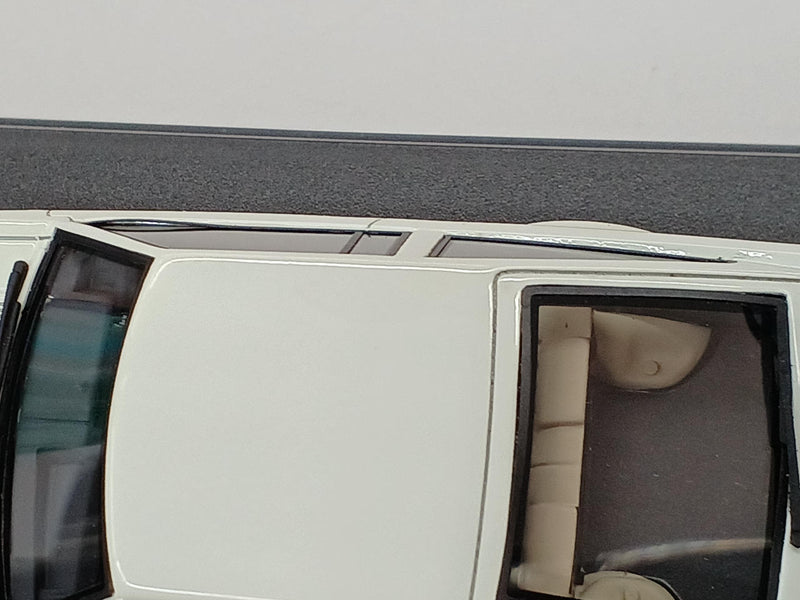 Laden Sie das Bild in Galerie -Viewer, INTERALLIED/HI-STORY HS057WH TOYOTA COROLLA LEVIN (SL MORITZ WHITE) 1/43– Used