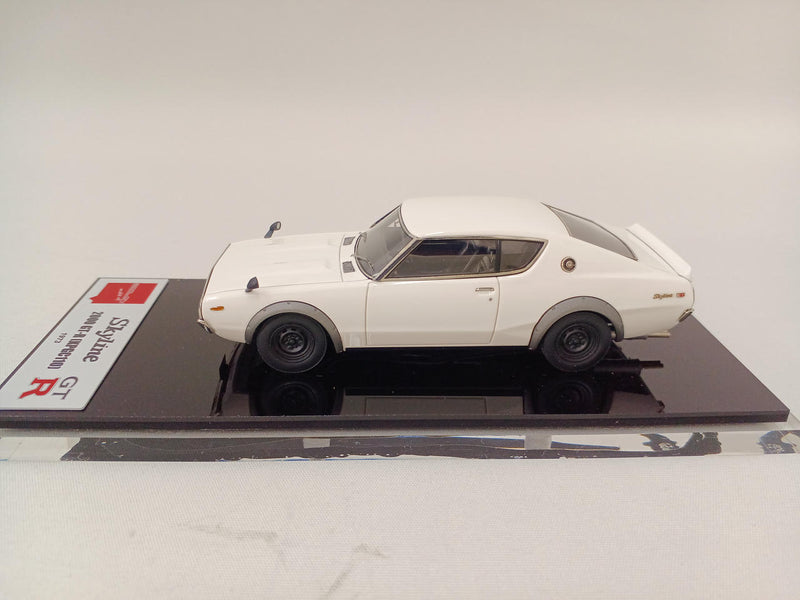 Laden Sie das Bild in Galerie -Viewer, MAKE UP EM394A NISSAN SKYLINE 1/43 Scale Model Car– Used