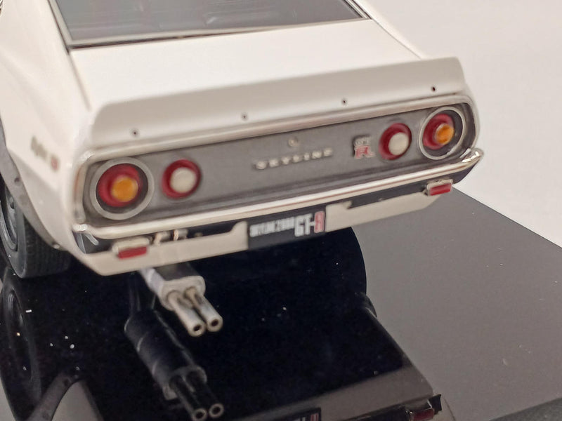Laden Sie das Bild in Galerie -Viewer, MAKE UP EM394A NISSAN SKYLINE 1/43 Scale Model Car– Used