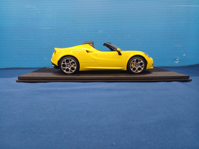 Carica immagine in Galleria Viewer, TSM 1/18 Alfa Romeo 4C Spider Diecast Car– Used