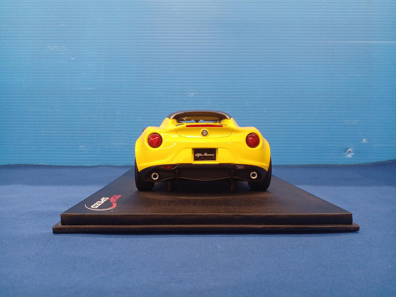 Carica immagine in Galleria Viewer, TSM 1/18 Alfa Romeo 4C Spider Diecast Car– Used