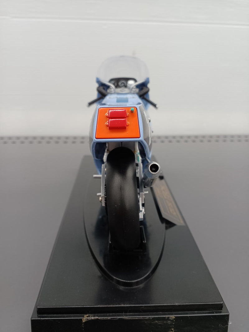 Carica immagine in Galleria Viewer, YAMAHA FZR750 TECH21 1/12 Scale Model Motorcycle– Used
