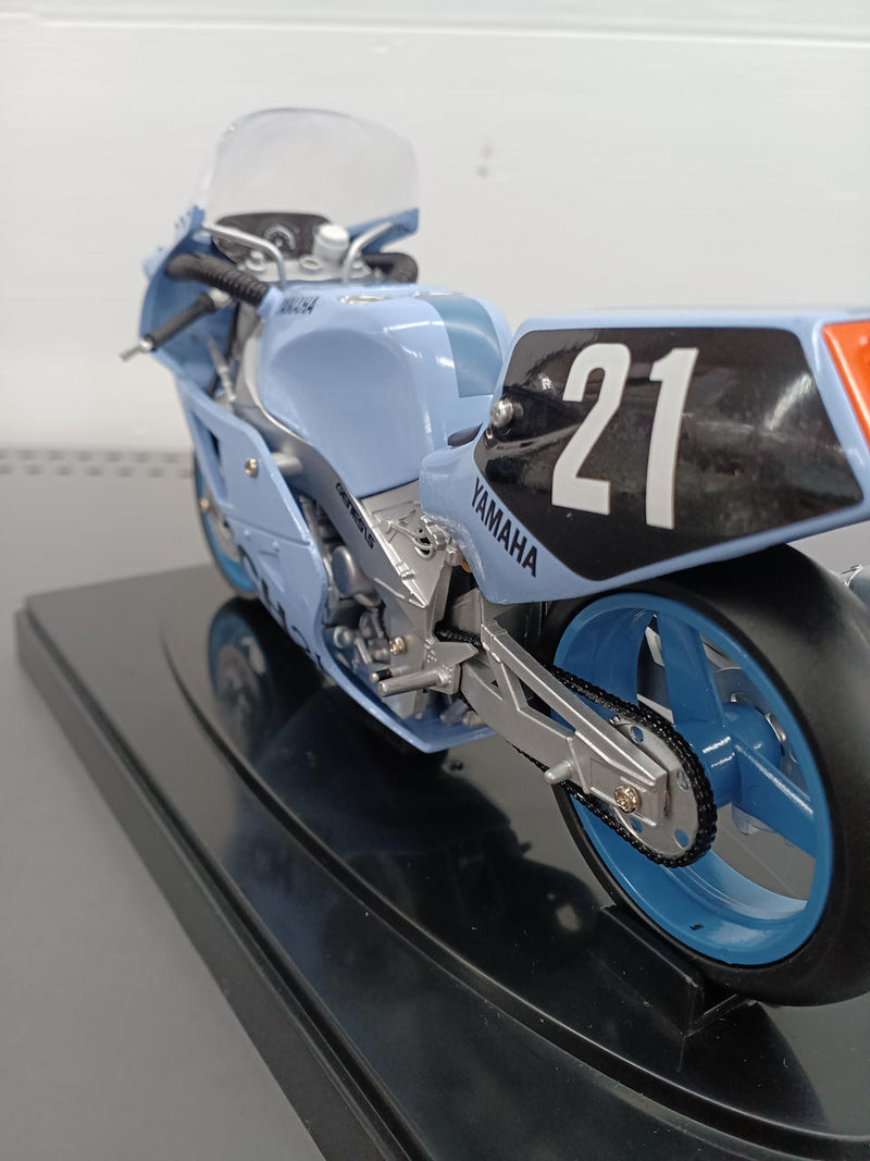 Carica immagine in Galleria Viewer, YAMAHA FZR750 TECH21 1/12 Scale Model Motorcycle– Used
