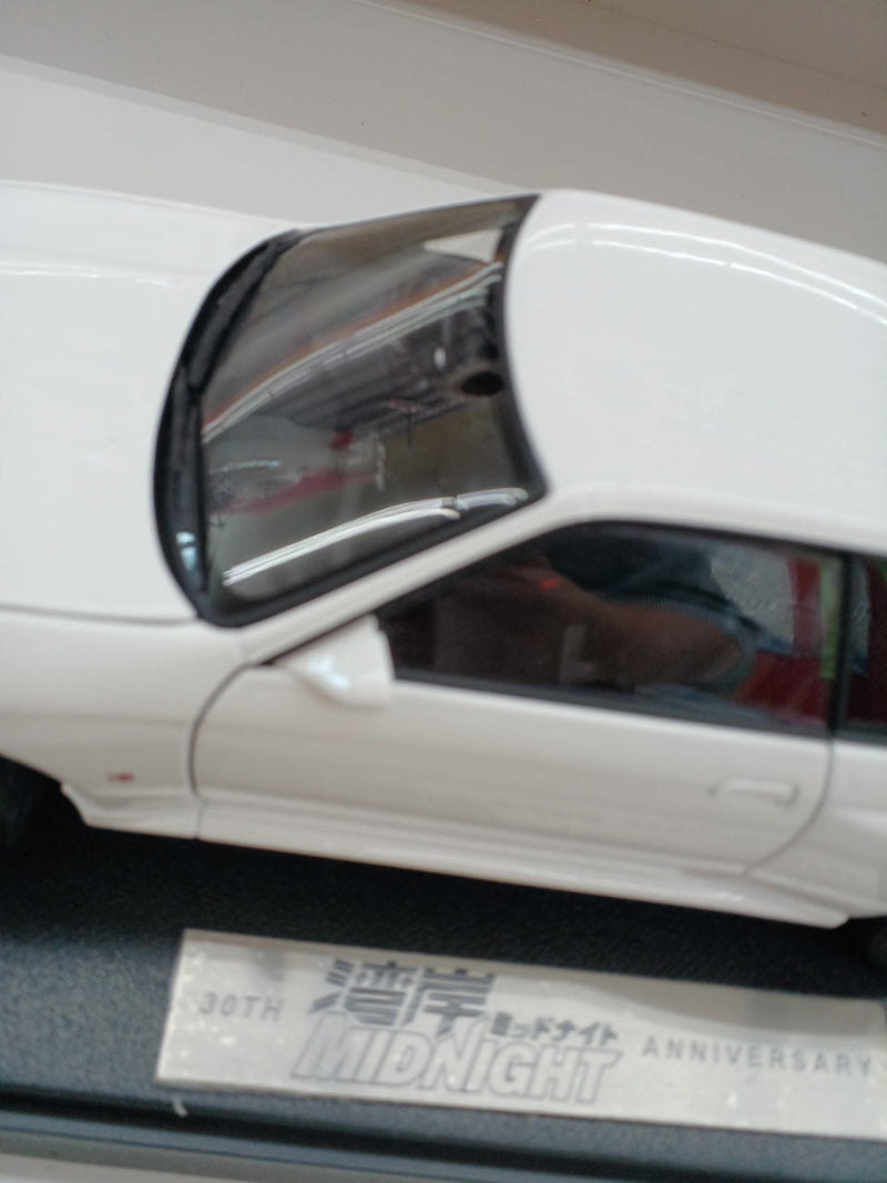 Load image into Gallery viewer, AUTOART Nissan Skyline GT-R "Reina's GT-R" Wangan Midnight 1/18 Scale Car– Used
