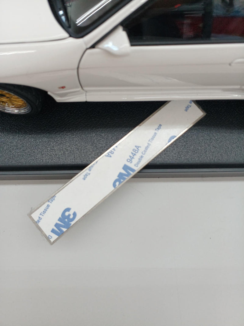 Load image into Gallery viewer, AUTOART Nissan Skyline GT-R "Reina's GT-R" Wangan Midnight 1/18 Scale Car– Used