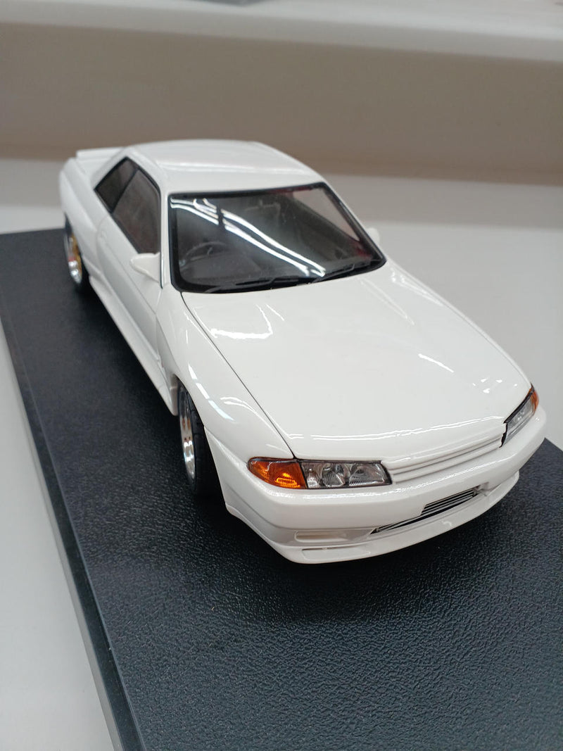 Load image into Gallery viewer, AUTOART Nissan Skyline GT-R "Reina's GT-R" Wangan Midnight 1/18 Scale Car– Used