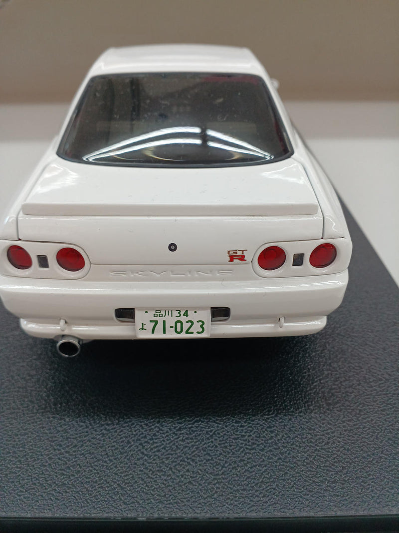 Load image into Gallery viewer, AUTOART Nissan Skyline GT-R "Reina's GT-R" Wangan Midnight 1/18 Scale Car– Used