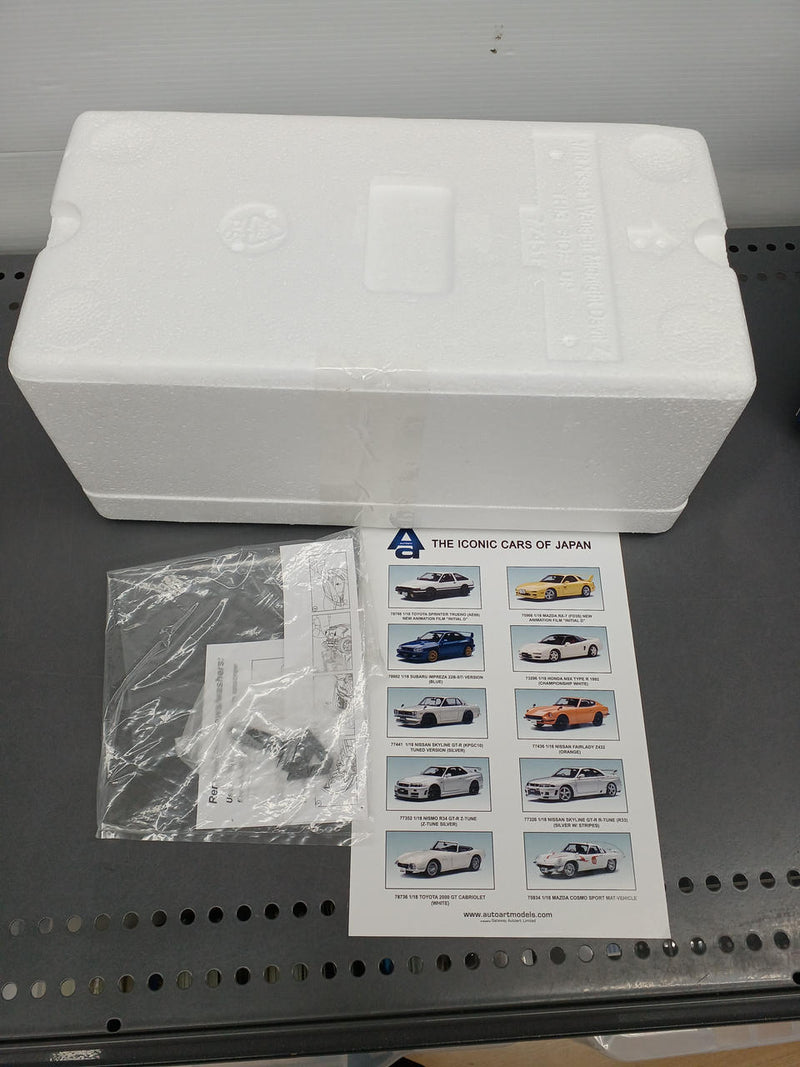 Load image into Gallery viewer, AUTOart Fairlady Z (S30) "Devil Z" 1/18 Scale Model Car– Used