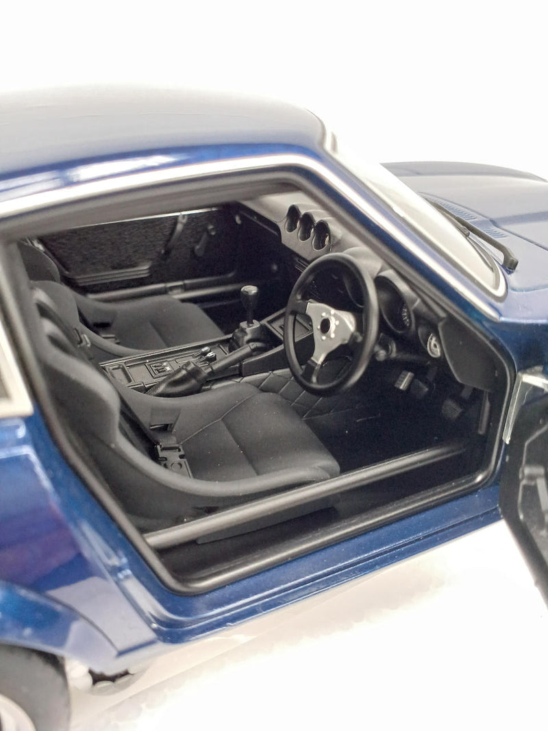 Cargue la imagen en el visor de la galería, AUTOart Fairlady Z (S30) "Devil Z" 1/18 Scale Model Car– Used