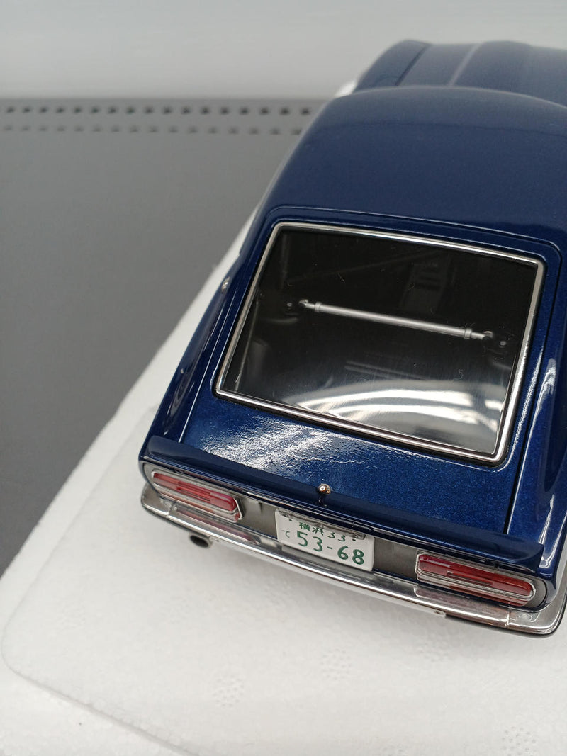 Cargue la imagen en el visor de la galería, AUTOart Fairlady Z (S30) "Devil Z" 1/18 Scale Model Car– Used