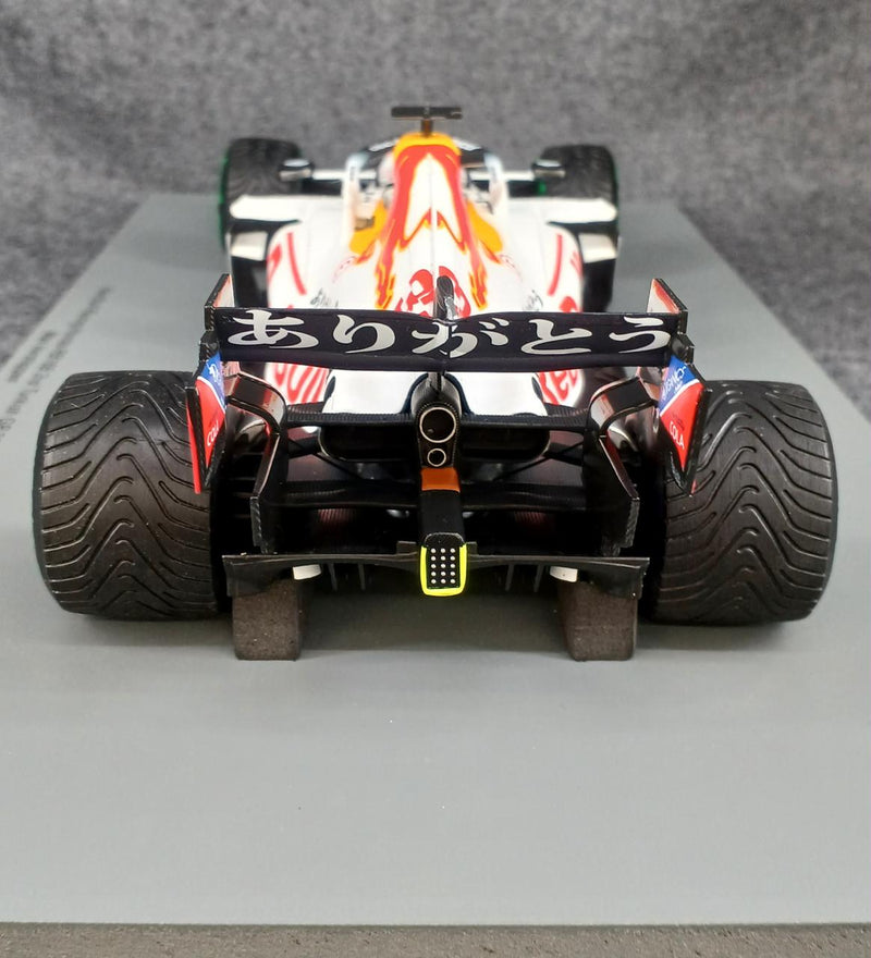 Laden Sie das Bild in Galerie -Viewer, SPARK 18S605 1/18 Scale Diecast Car– Used