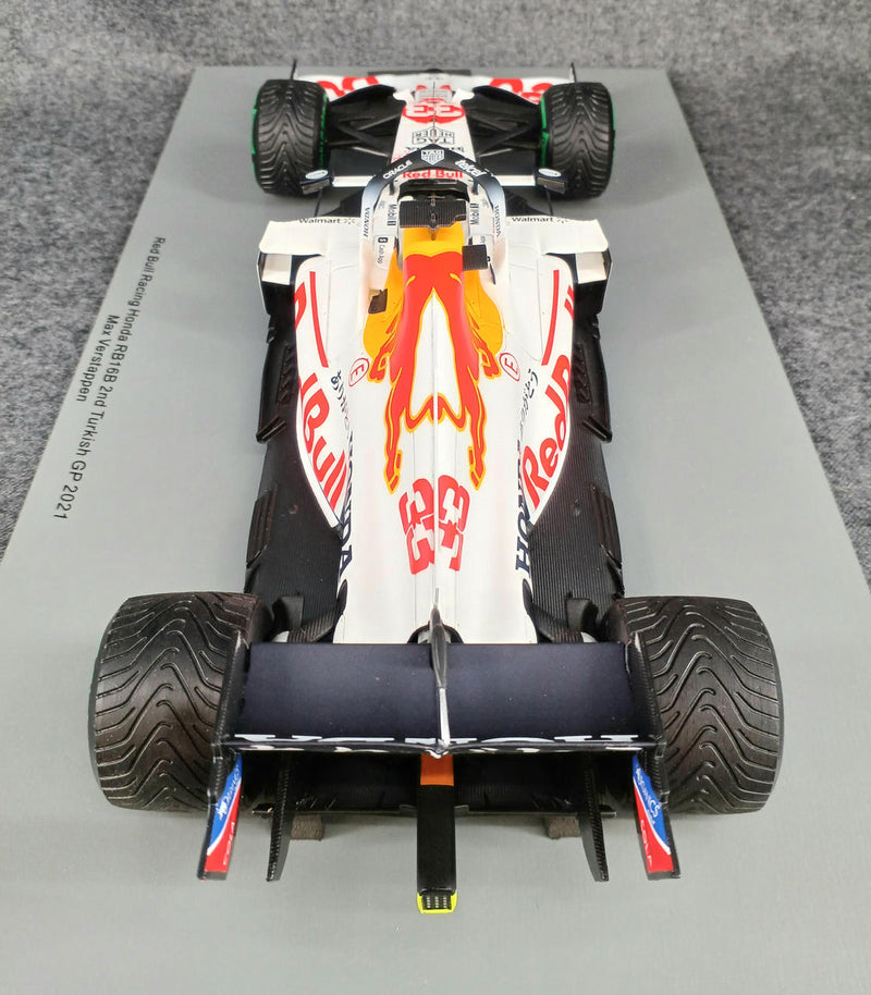 Laden Sie das Bild in Galerie -Viewer, SPARK 18S605 1/18 Scale Diecast Car– Used