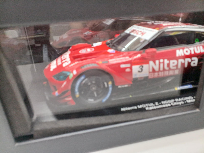 Laden Sie das Bild in Galerie -Viewer, SPARK 1/18 Niterra Motul Z SUPER GT Scale Model Car– Used
