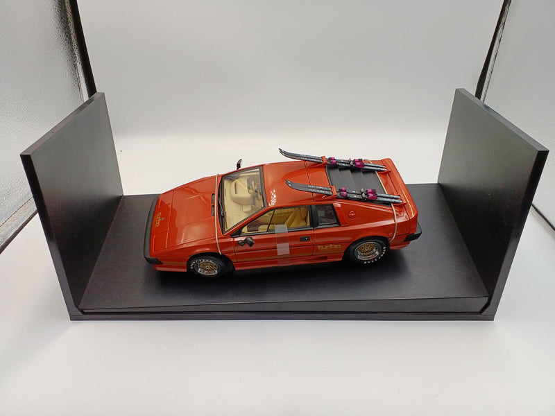 Load image into Gallery viewer, AUTOart LOTUS ESPRIT TURBO JAMES BOND 1/18 Scale Model Car– Used