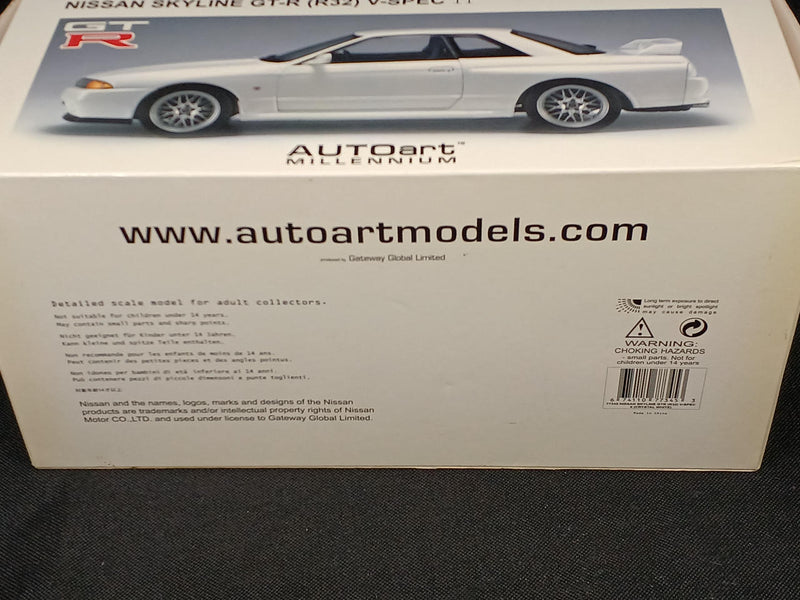Laden Sie das Bild in Galerie -Viewer, AUTOART 1/18 NISSAN SKYLINE GT-R (R32) V-SPEC II Scale Model Car– Used