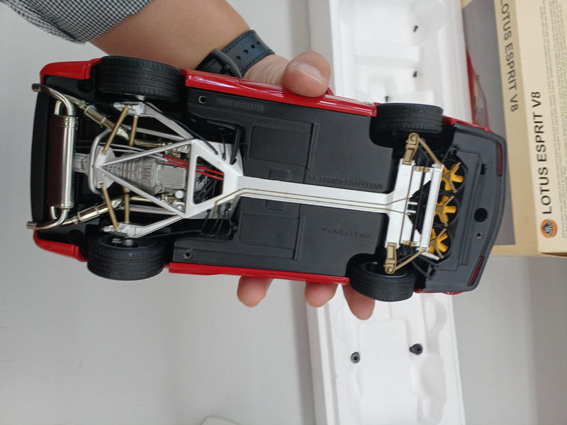 Load image into Gallery viewer, AUTOart Lotus ESPRIT 1/18 Scale Model Car– Used