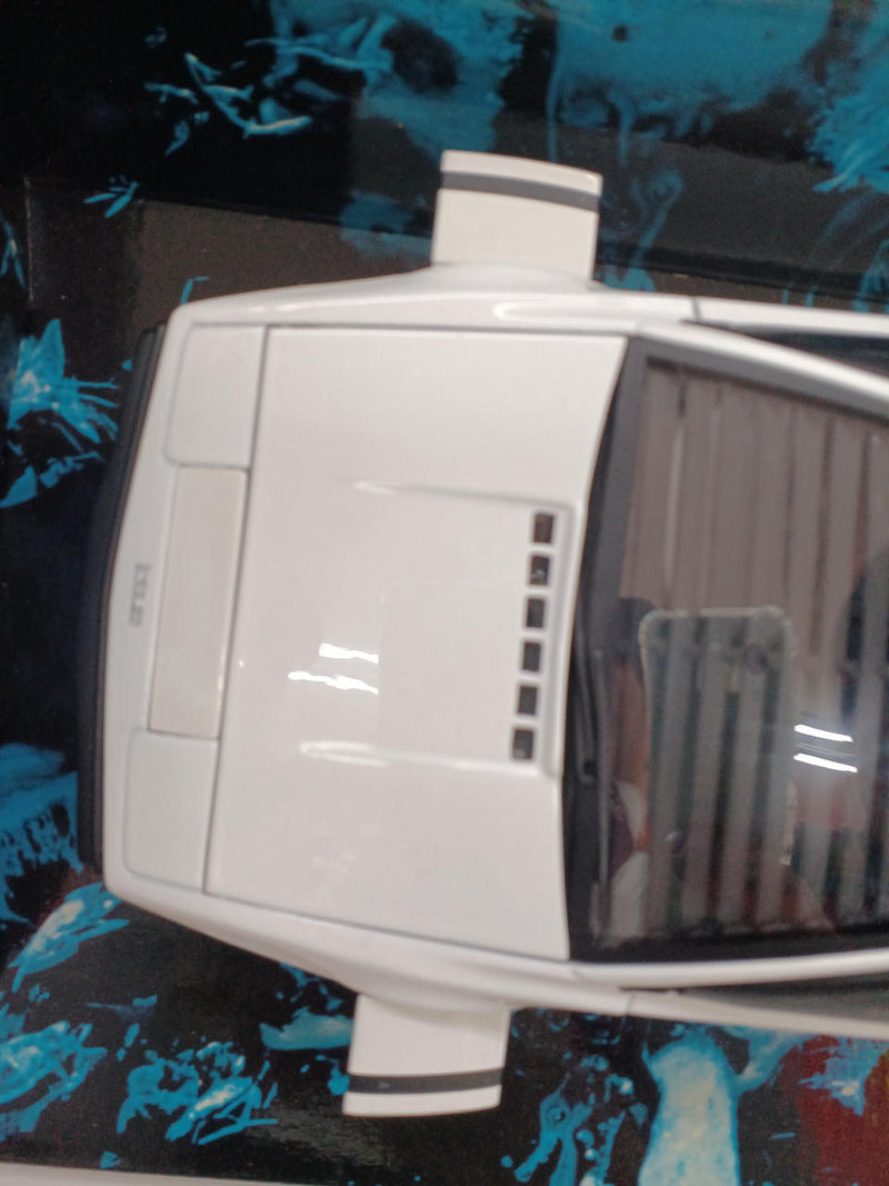 Carica immagine in Galleria Viewer, AUTOart 007 Lotus ESPRIT 1/18 Scale Model Car– Used