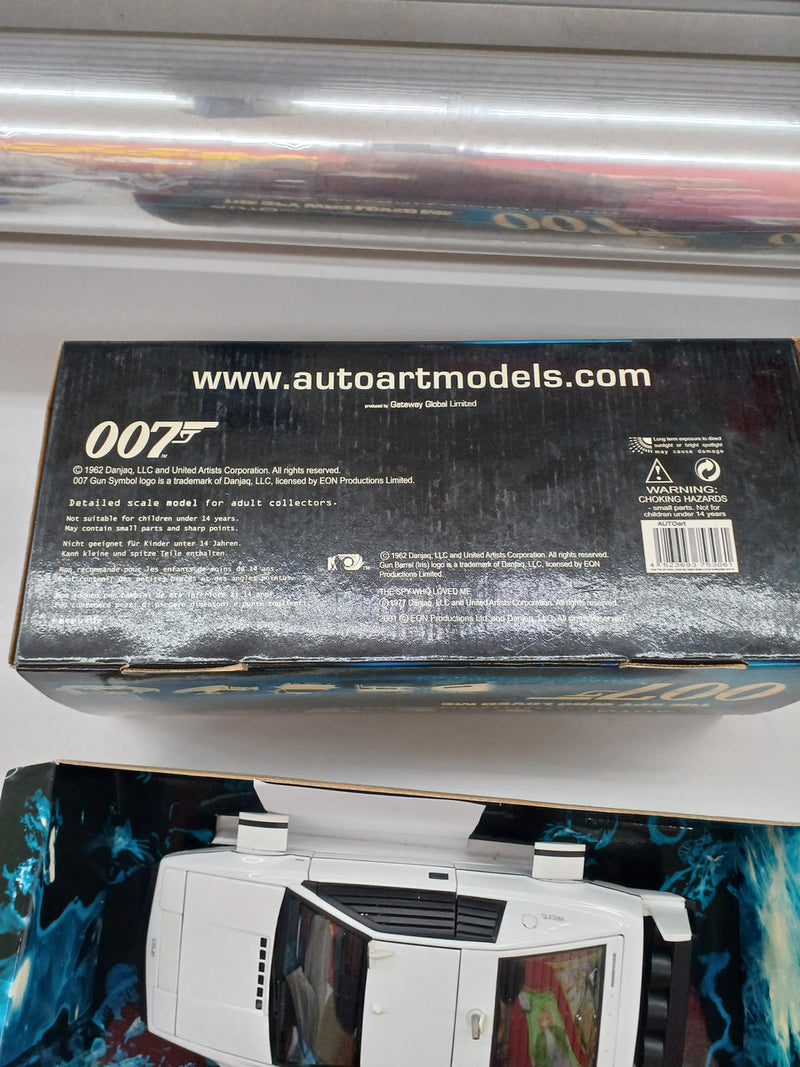Carica immagine in Galleria Viewer, AUTOart 007 Lotus ESPRIT 1/18 Scale Model Car– Used