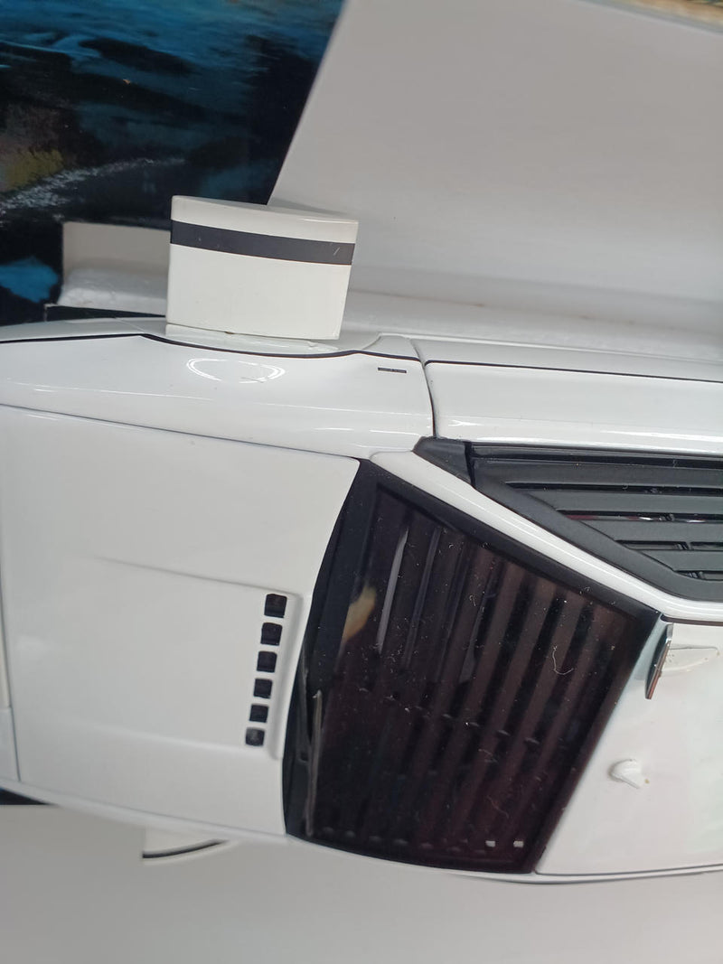 Carica immagine in Galleria Viewer, AUTOart 007 Lotus ESPRIT 1/18 Scale Model Car– Used