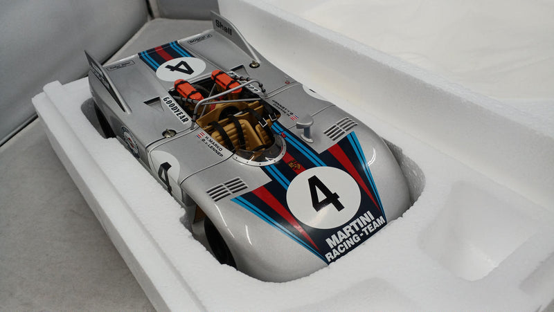 Laden Sie das Bild in Galerie -Viewer, AUTOart 1/18 Porsche 908/03 Nurburgring '71 1/18 Scale Model Car– Used