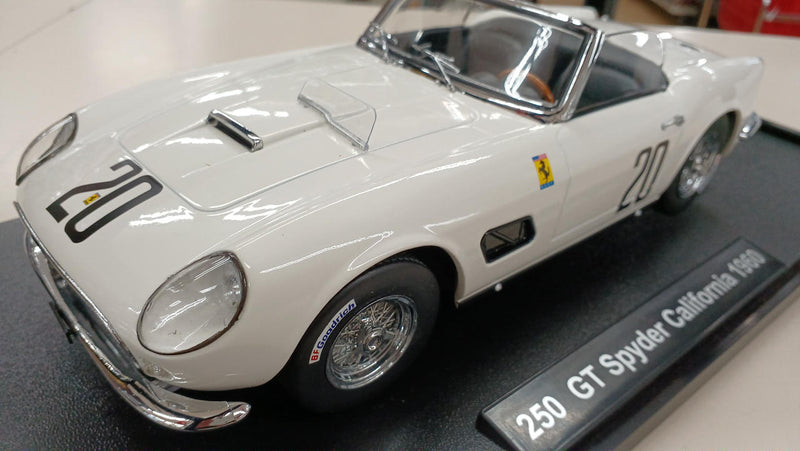 Carica immagine in Galleria Viewer, KK SCALE 1/18 Ferrari 250GT SWB 1960 Diecast Model Car