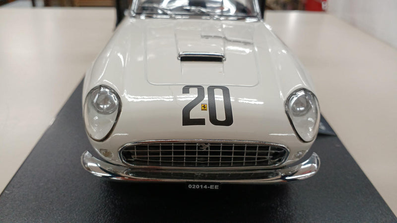 Carica immagine in Galleria Viewer, KK SCALE 1/18 Ferrari 250GT SWB 1960 Diecast Model Car