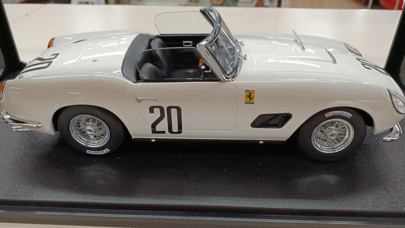 Carica immagine in Galleria Viewer, KK SCALE 1/18 Ferrari 250GT SWB 1960 Diecast Model Car