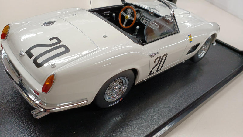 Carica immagine in Galleria Viewer, KK SCALE 1/18 Ferrari 250GT SWB 1960 Diecast Model Car