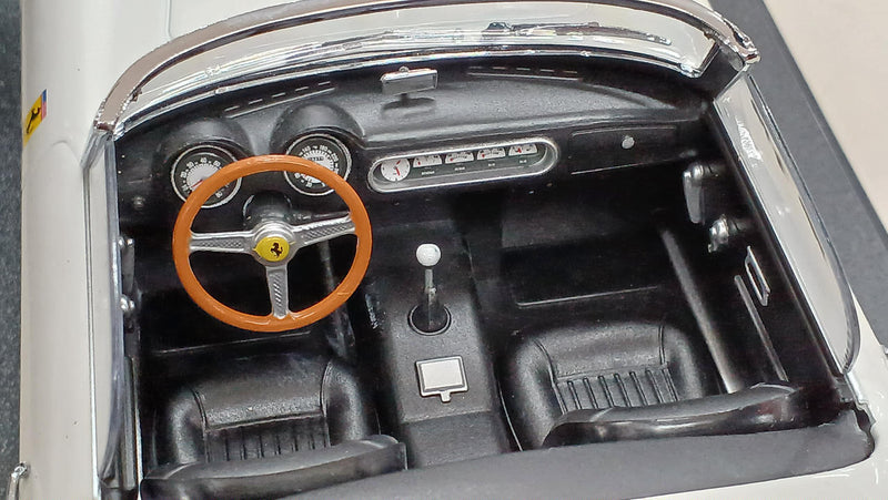 Carica immagine in Galleria Viewer, KK SCALE 1/18 Ferrari 250GT SWB 1960 Diecast Model Car
