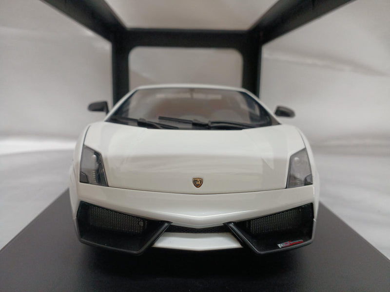 Chargez l'image dans la visionneuse de la galerie, AUTOart Lamborghini Gallardo LP570 Super Trofeo Stradale Scale Model Car