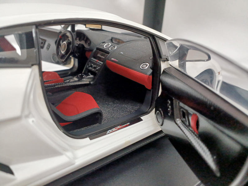 Chargez l'image dans la visionneuse de la galerie, AUTOart Lamborghini Gallardo LP570 Super Trofeo Stradale Scale Model Car