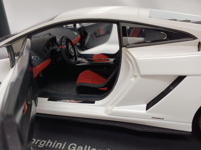 Chargez l'image dans la visionneuse de la galerie, AUTOart Lamborghini Gallardo LP570 Super Trofeo Stradale Scale Model Car