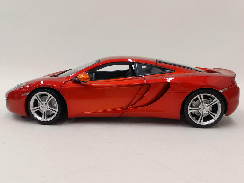 Carica immagine in Galleria Viewer, MINICHAMPS 519101330 1/18 McLaren MP4-12C Diecast Model Car