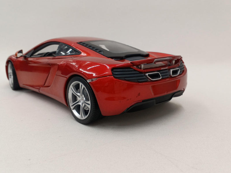 Carica immagine in Galleria Viewer, MINICHAMPS 519101330 1/18 McLaren MP4-12C Diecast Model Car