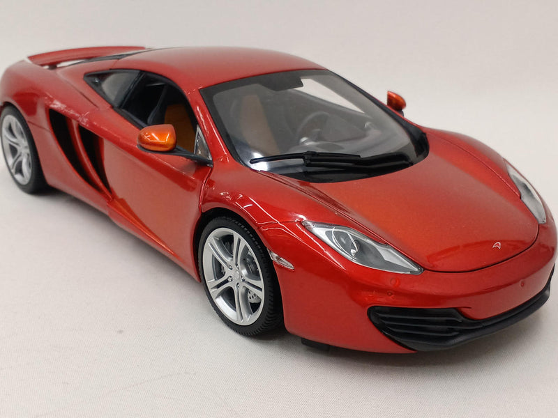 Carica immagine in Galleria Viewer, MINICHAMPS 519101330 1/18 McLaren MP4-12C Diecast Model Car