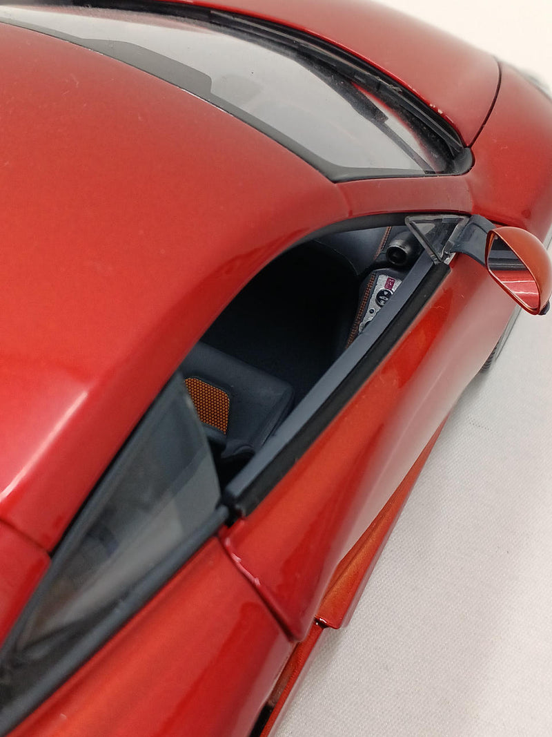 Carica immagine in Galleria Viewer, MINICHAMPS 519101330 1/18 McLaren MP4-12C Diecast Model Car