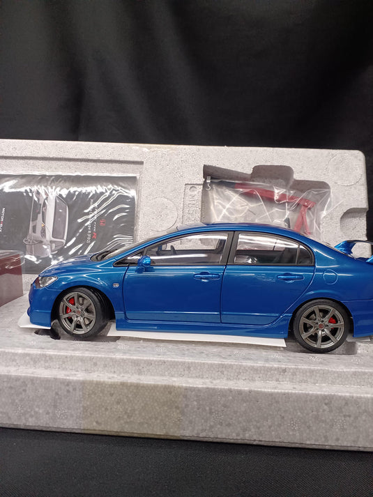 MOTORHELIX M85409 1/18 Honda Civic Type R (FD2) EARL Diecast