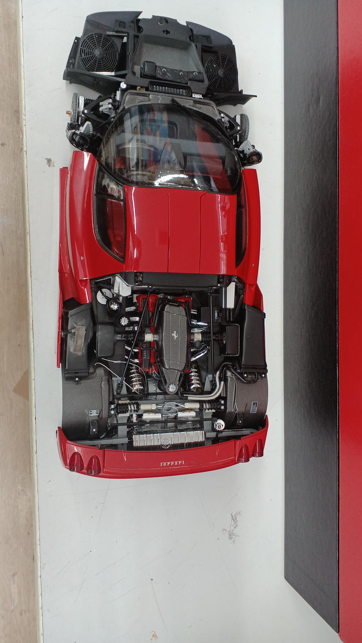 Laden Sie das Bild in Galerie -Viewer, TAMIYA 1/12 Semi-Assembled Enzo Ferrari