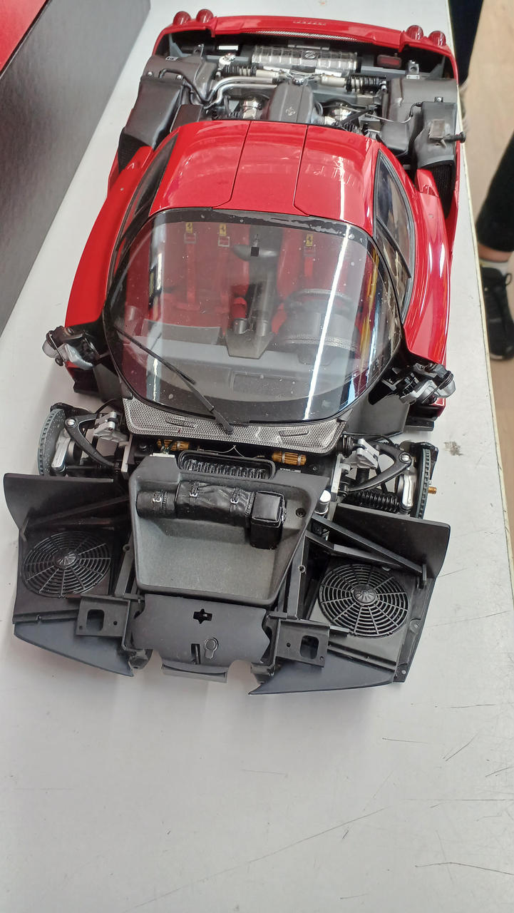Laden Sie das Bild in Galerie -Viewer, TAMIYA 1/12 Semi-Assembled Enzo Ferrari