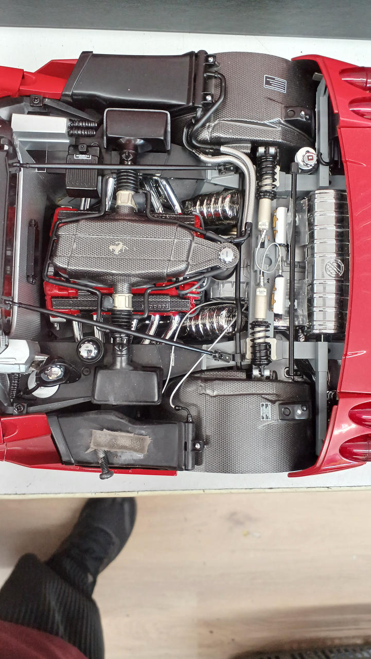Laden Sie das Bild in Galerie -Viewer, TAMIYA 1/12 Semi-Assembled Enzo Ferrari