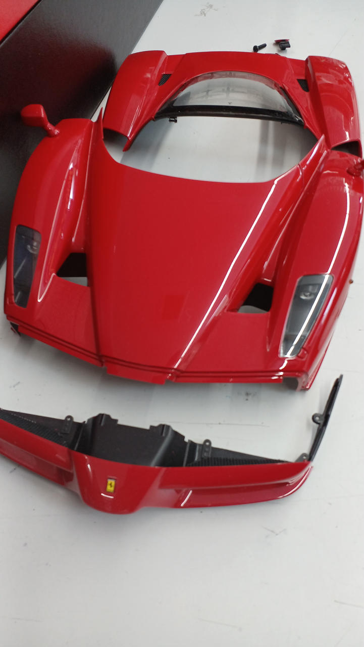 Laden Sie das Bild in Galerie -Viewer, TAMIYA 1/12 Semi-Assembled Enzo Ferrari