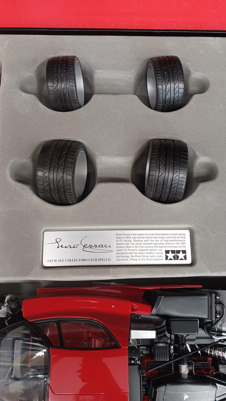 Laden Sie das Bild in Galerie -Viewer, TAMIYA 1/12 Semi-Assembled Enzo Ferrari