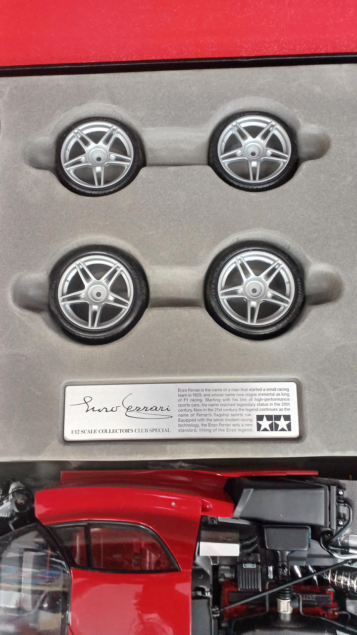 Laden Sie das Bild in Galerie -Viewer, TAMIYA 1/12 Semi-Assembled Enzo Ferrari