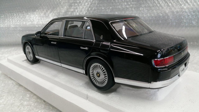 Carica immagine in Galleria Viewer, AUTOart CENTURY 1/18 Diecast Car– Used