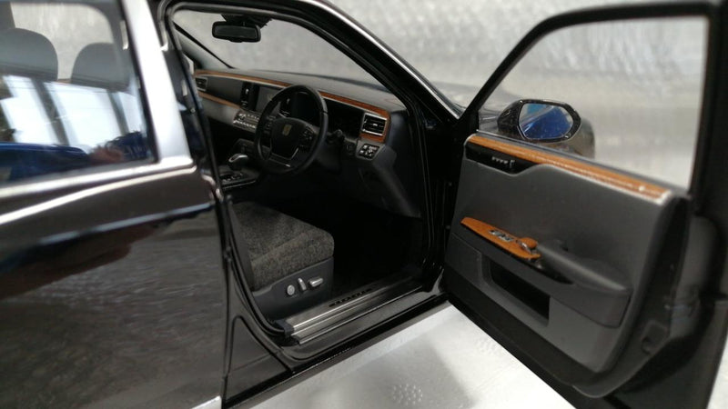 Carica immagine in Galleria Viewer, AUTOart CENTURY 1/18 Diecast Car– Used