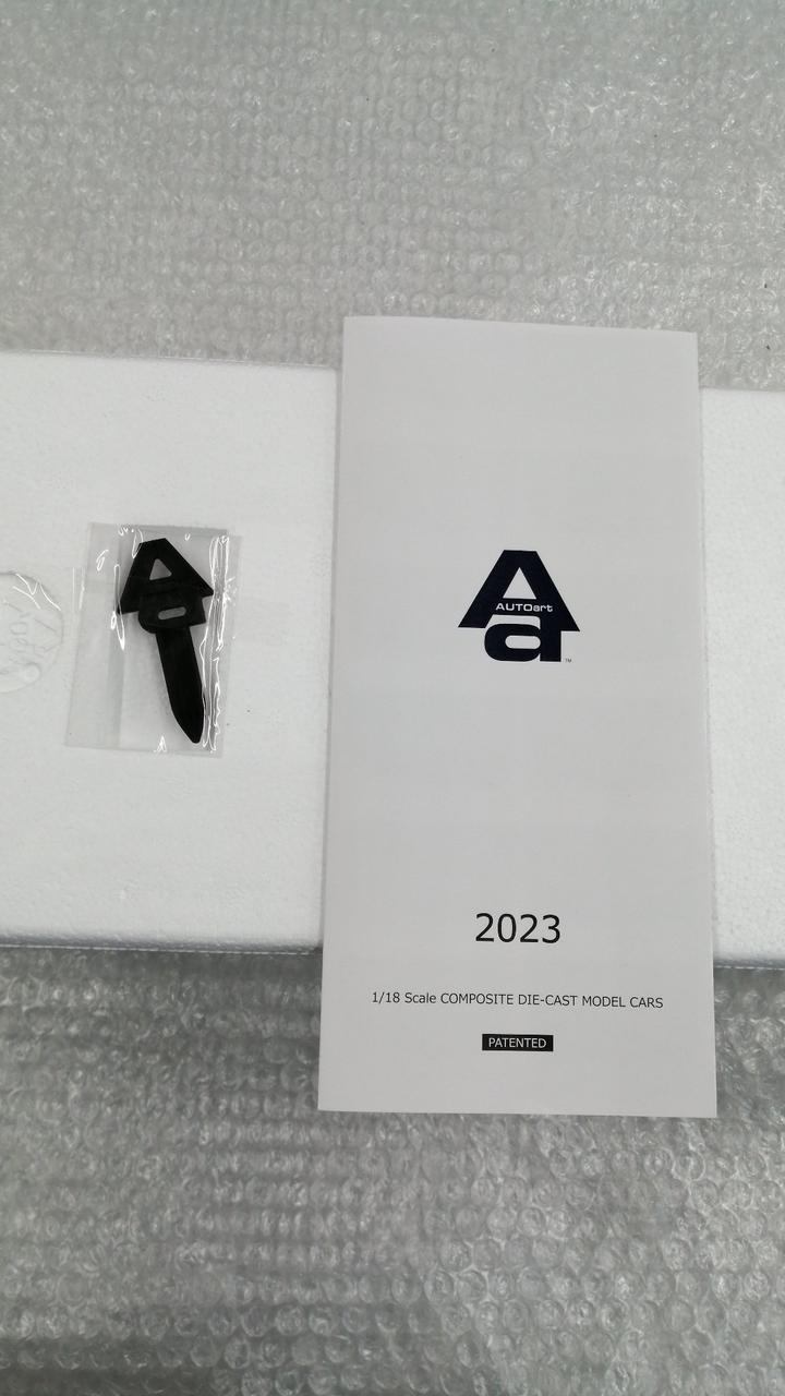 Load image into Gallery viewer, AUTOart CENTURY 1/18 Diecast Car– Used