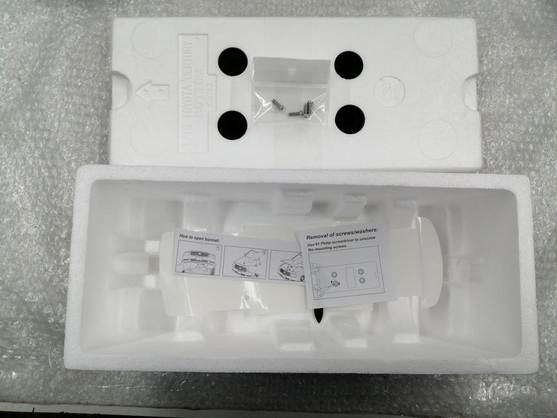 Load image into Gallery viewer, AUTOART Toyota Century 1/18 Scale Model– Used