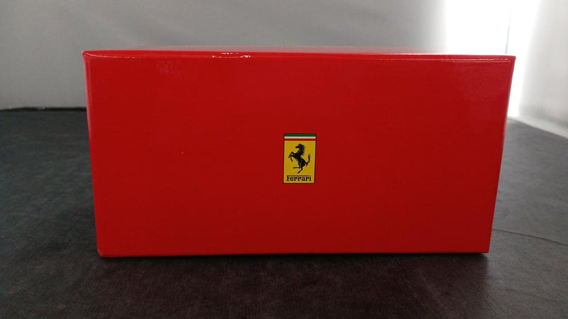 Laden Sie das Bild in Galerie -Viewer, KYOSHO FERRARI F40 LIGHT WEIGHT VERSION 1/43 Scale Car– Used