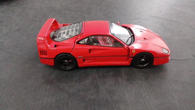 Laden Sie das Bild in Galerie -Viewer, KYOSHO FERRARI F40 LIGHT WEIGHT VERSION 1/43 Scale Car– Used